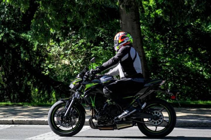 Prueba Kawasaki Z El Xito De Una Naked Media Motosan