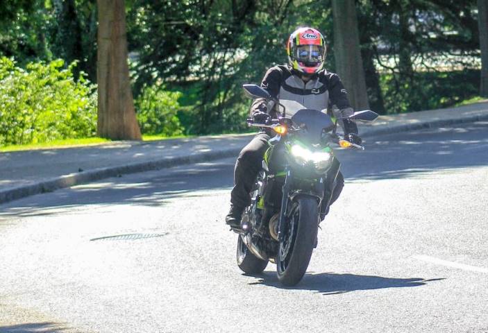 Prueba Kawasaki Z El Xito De Una Naked Media Motosan