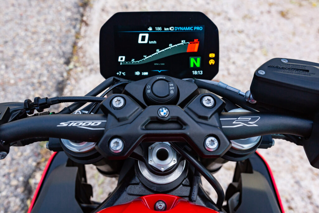 PRUEBA BMW S1000R una naked muy rápida MOTOSAN