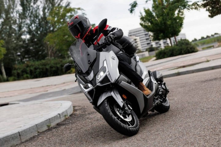 Nueva Voge SR1 125 un scooter compacto con líneas Gran Turismo