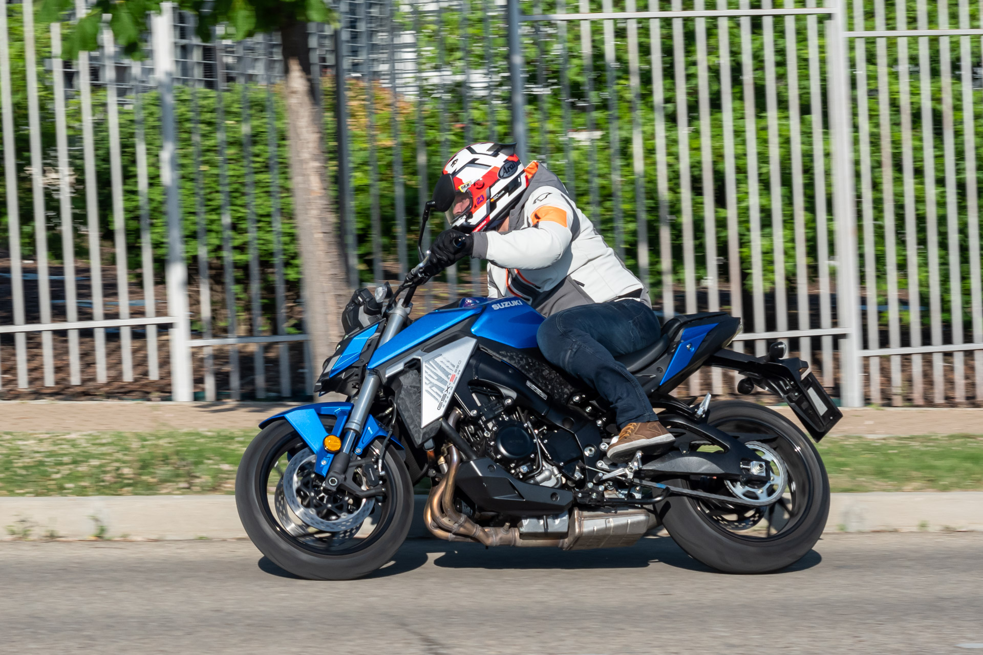 PRUEBA | Suzuki GSX S950 A2, pura nobleza | MOTOSAN