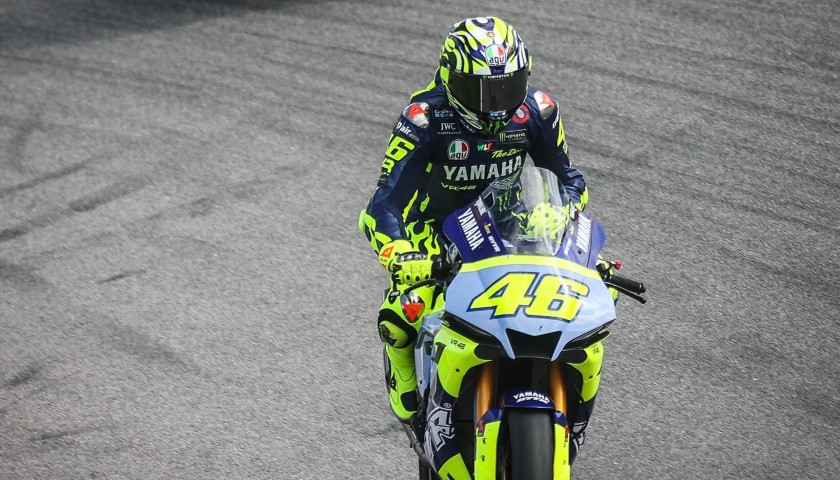 Valentino Rossi vuelve a los circuitos, pero al volante